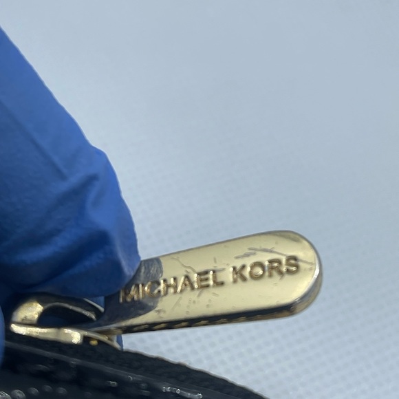 Michael Kors black patent leather zip wallet,EUC - Picture 6 of 15